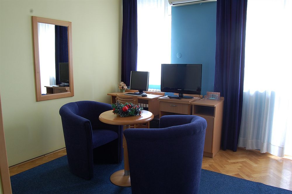 Voyager Bed & Breakfast Novi Sad Eksteriør billede