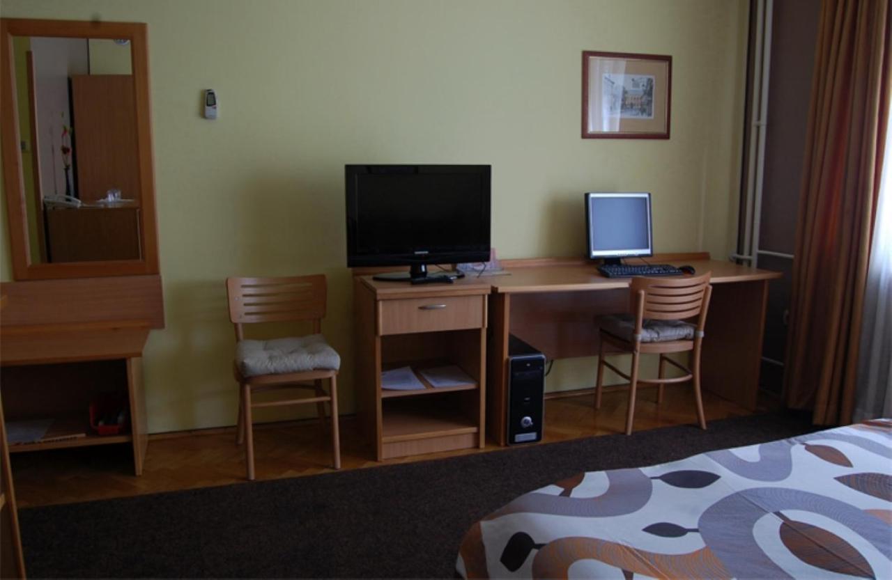 Voyager Bed & Breakfast Novi Sad Eksteriør billede