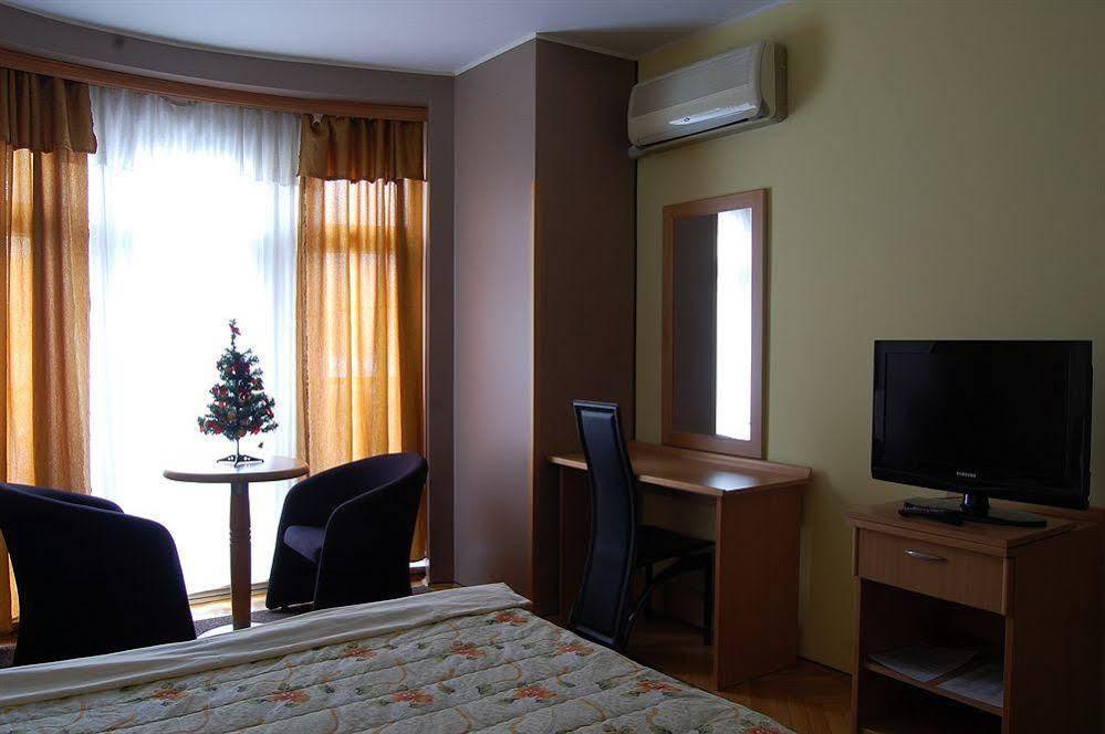 Voyager Bed & Breakfast Novi Sad Eksteriør billede